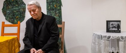 Kdo to Viktoru Kolářovi poradil?