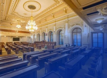 Poslanci na mimořádné schůzi řeší kauzu bitcoinů