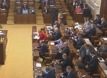 Vláda ustála hlasování o vyslovení nedůvěry