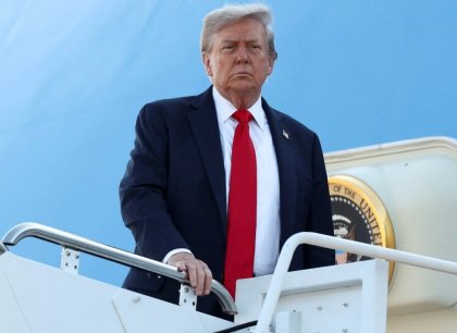 Něco z toho vzejde, řekl Trump během letu na Aljašku