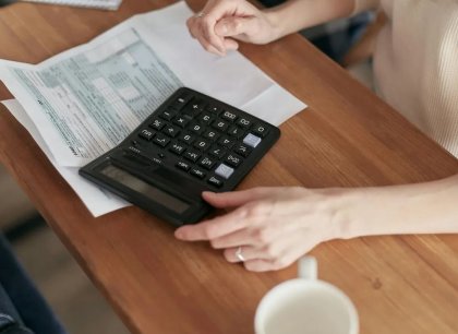 Minimální mzda vzroste od ledna o šestnáct set korun