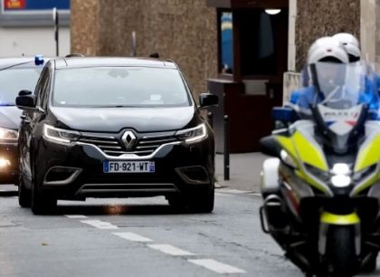 Soud propustil Sarkozyho z vězení