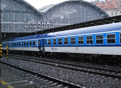 Vlaky nabraly velká zpoždění kvůli krádeži kabelů v Praze