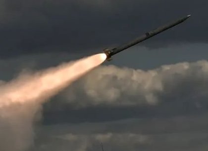 Británie vyvine pro Ukrajinu raketu s dlouhým doletem