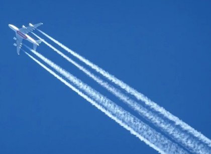 Konspirační teorie zvyšují pocit ohrožení