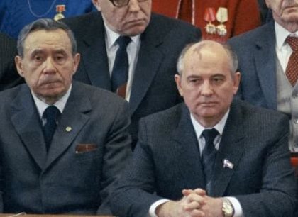 KGB, petro-rubl a Potěmkinovy reaktory