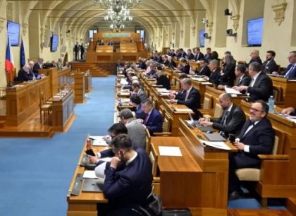 Senát odmítl vládní návrh na regulaci cen paliv