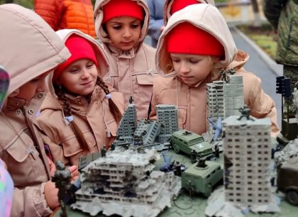 Rusko zavádí propagandu do mateřských škol