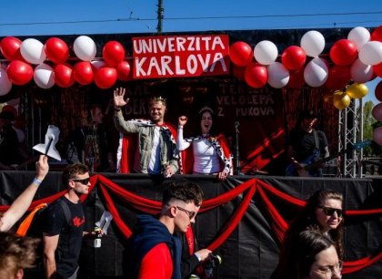 Majálesy, průvody i politické akce