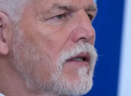 NATO by mělo po ruských provokacích dle Pavla „vycenit zuby“