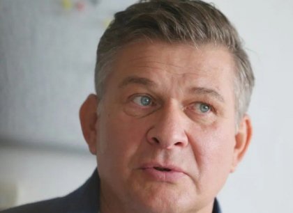 Motorista Beran se vzdal poslaneckého mandátu