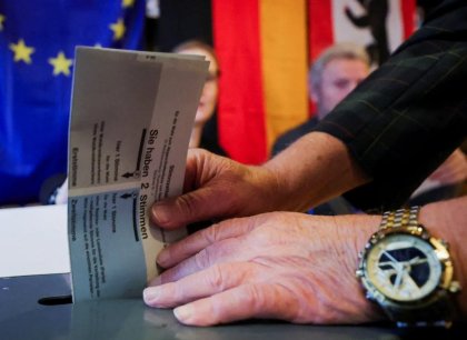 Odhady přisuzují v Berlíně vítězství Levici, v Meklenbursku AfD