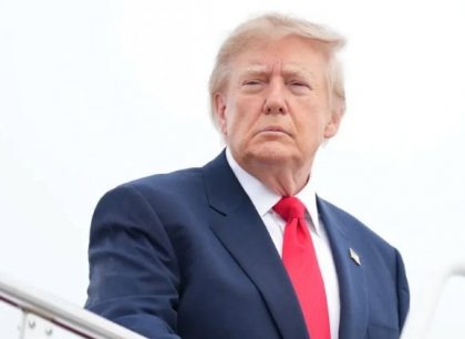 Soud nařídil zastavit vysílání reklam s Trumpem placených z daní