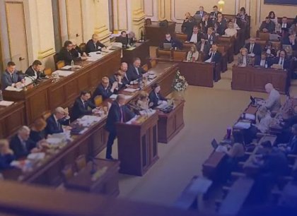 Koalice prosadila přednostní jednání o televizních a rozhlasových poplatcích