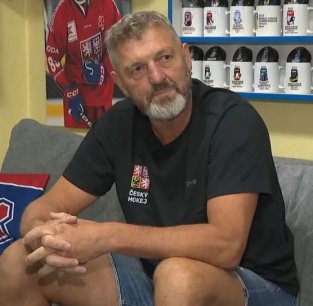 Nedvěd: Zanďoura nemám rád. Kdo couvá, nehraje dobře